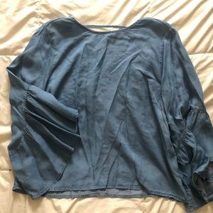 🌟2/$10🌟 Chambray Denim Bell Sleeve Top